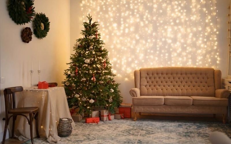 A Guide to Shopping for the Perfect Flocked Artificial Christmas Tree: Learn What to Look For and How to Get the Most Out of Your Holiday Decor!